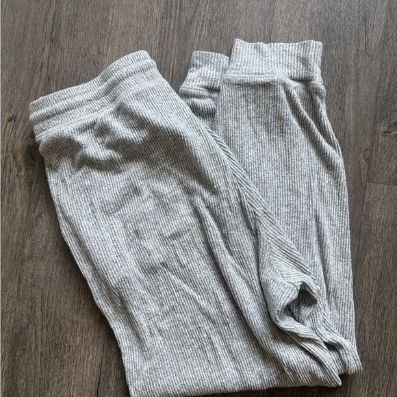 American Eagle Outfitters Gray Ribbed Joggers - Picture 1 of 6